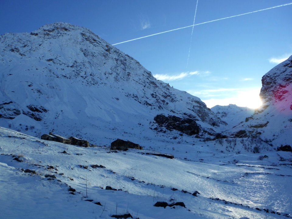 Manchet village and Roche des Fours in winter