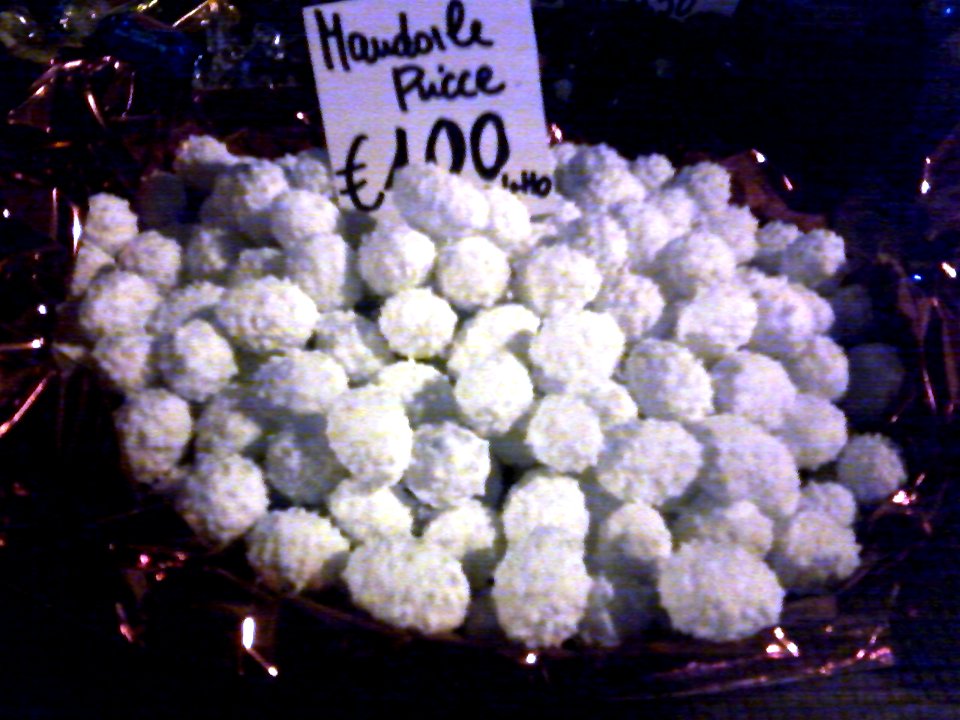 Mandorla ricce di notte