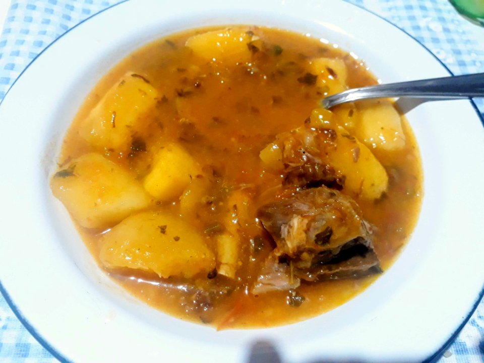 Mandioca com carne bovina em Telêmaco Borba