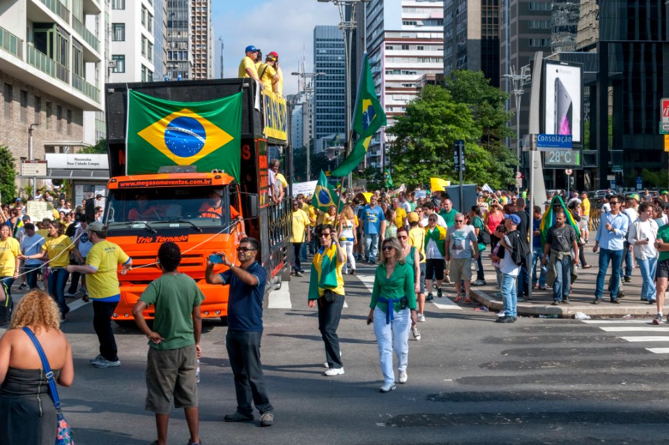 Manifestation in Paulista Avenue 06