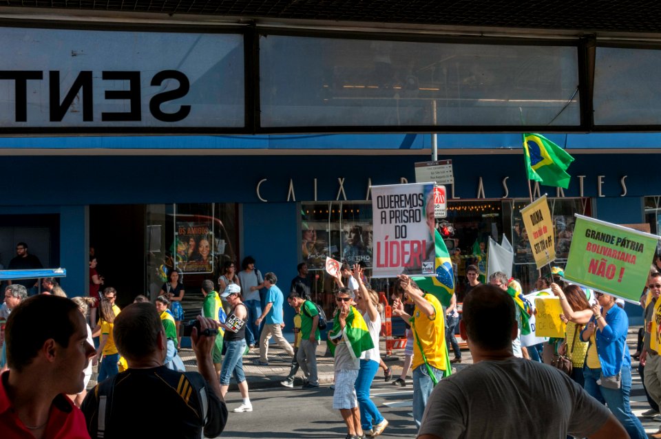 Manifestation in Paulista Avenue 04