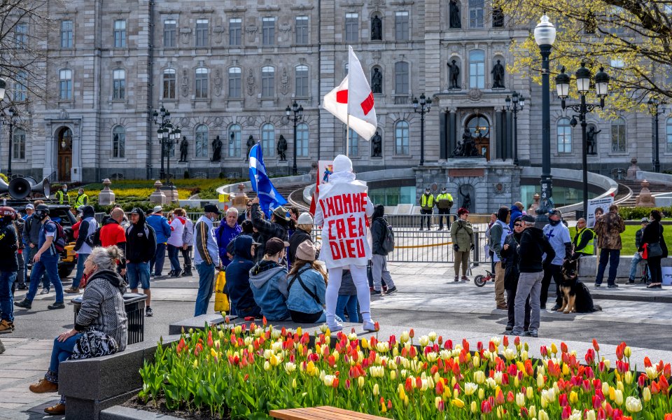 Manifestation anti-vaccins au Québec 005