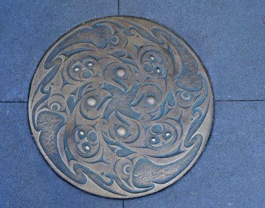 Manhole cover - Vancouver, Canada - DSC07640