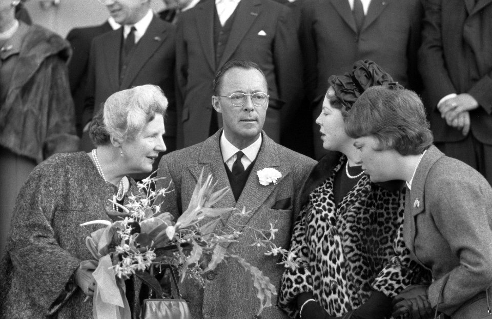 Manifestatie in verband met 12,5 jarig regeringsjubileum van H. M. . Koninklijke, Bestanddeelnr 912-1908