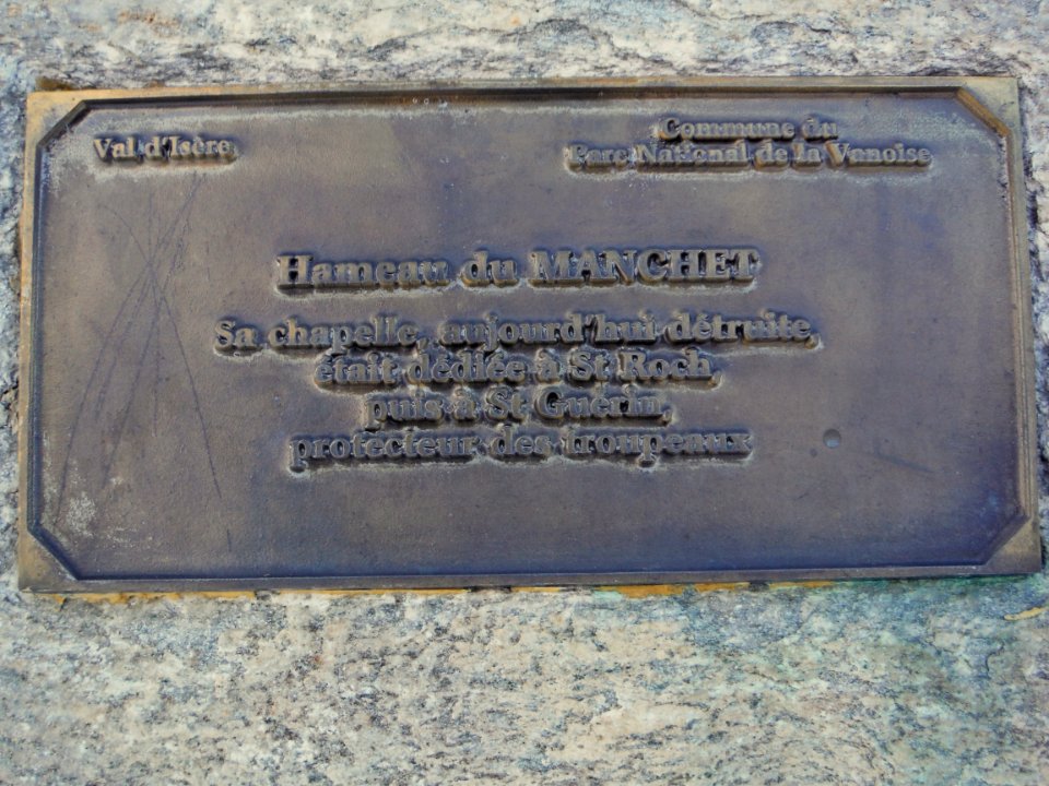 Manchet hamlet information plate
