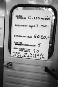 Manifestatie in Werken is niet leuk in Paradiso in Amsterdam, waar je voorlich, Bestanddeelnr 932-1241