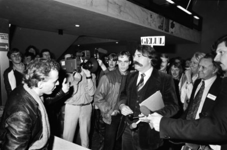 Manifestatie Kijk op Werk in de Doelen in Rdam door Van der Louw geopend. Van , Bestanddeelnr 932-0832
