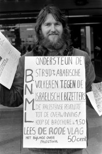 Manifestatie voor Israel in de Koopmansbeurs te Amsterdam demonstrant voor Arabi, Bestanddeelnr 926-7487