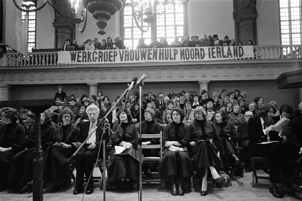Manifestatie Vrouwen van Nederland helpen vrouwen van Ierland in Westerkerk Am, Bestanddeelnr 929-0136