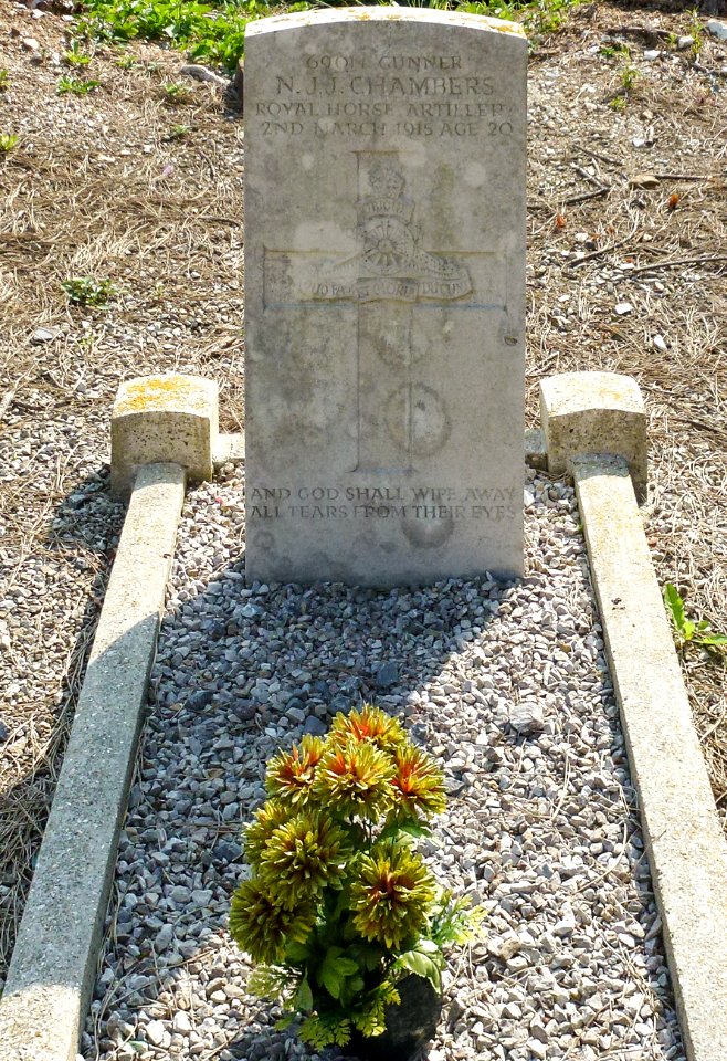 Mametz (Pas-de-Calais, Fr) tombe de guerre de la CWGC-2