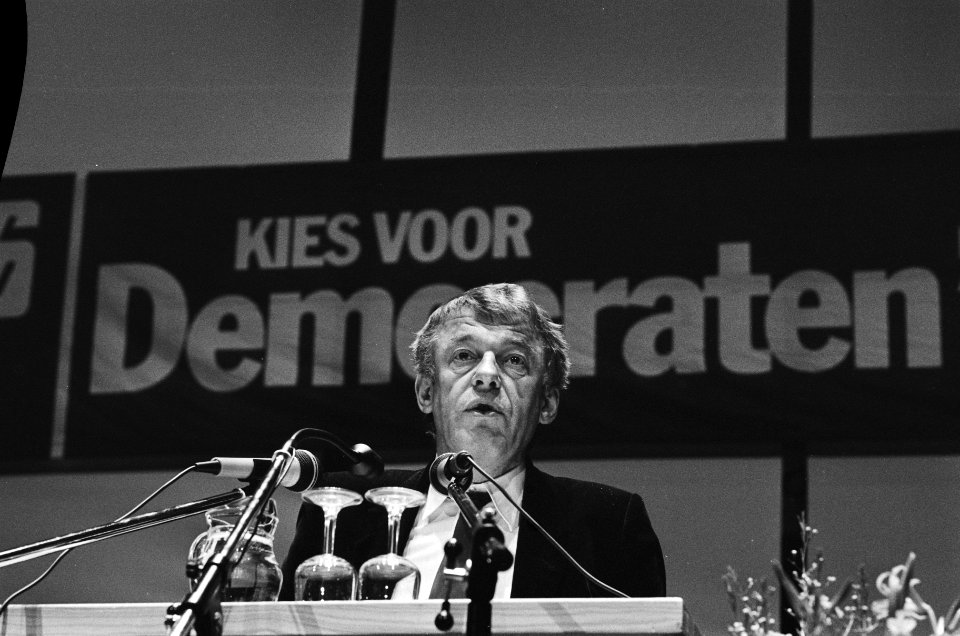 Manifestatie Waarom D66 in Arnhem als start van de campagne voor de verkiezing, Bestanddeelnr 933-1930