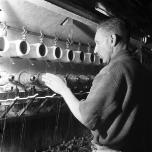 Man bij machine, Bestanddeelnr 901-4042