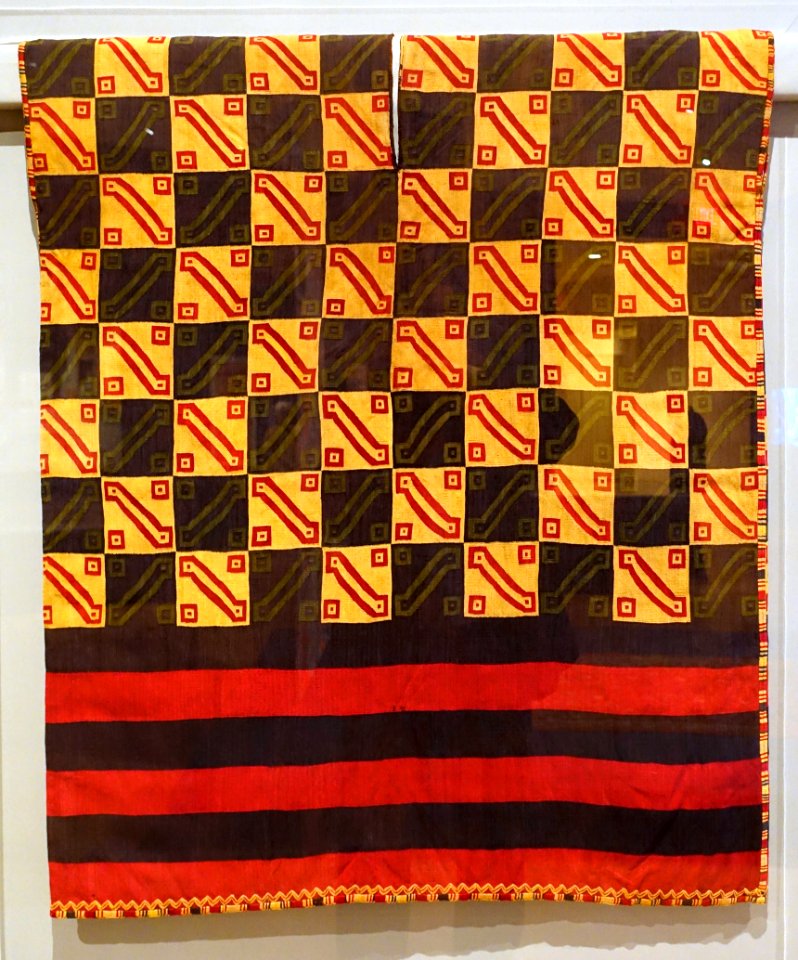 Man's tunic, Peru, Inca style, c. 1410-1532 AD, camelid hair - Textile Museum, George Washington University - DSC09763