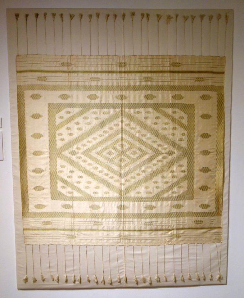 Man's head cloth, Homs, Syria, view 1, 20th century, silk, gold thread - Textile Museum of Canada - DSC00897