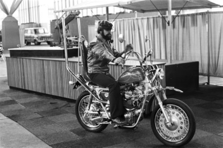 Man op motor, Bestanddeelnr 924-3648