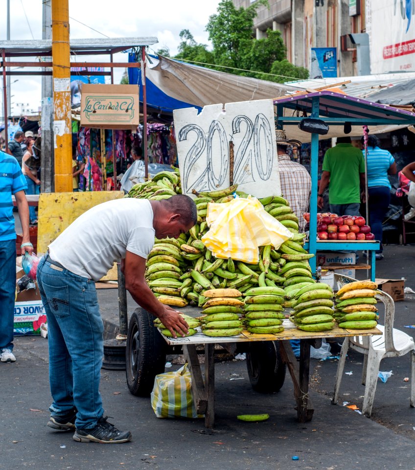Man ordering your merchandise to sell bananas 1