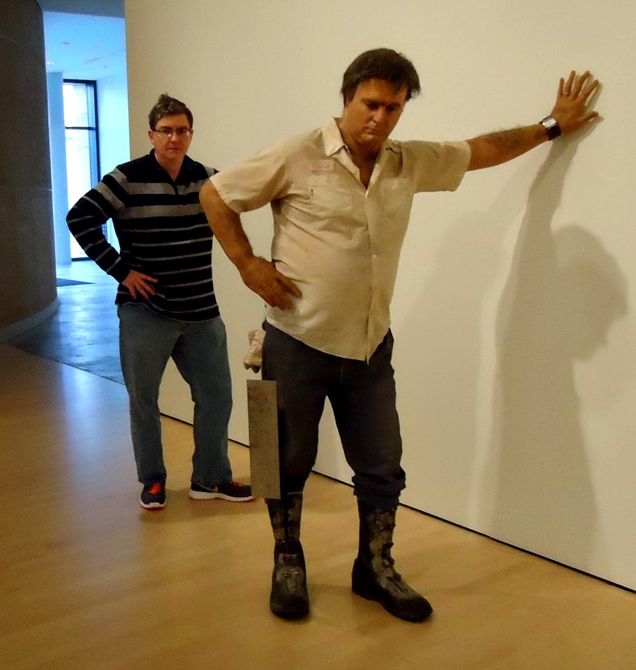 Man mimics sculpture at Cantor Arts Center