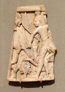 Man and Griffin in Combat, Phoenician, Iraq, Nimrud, ivory - Cleveland Museum of Art - DSC08096
