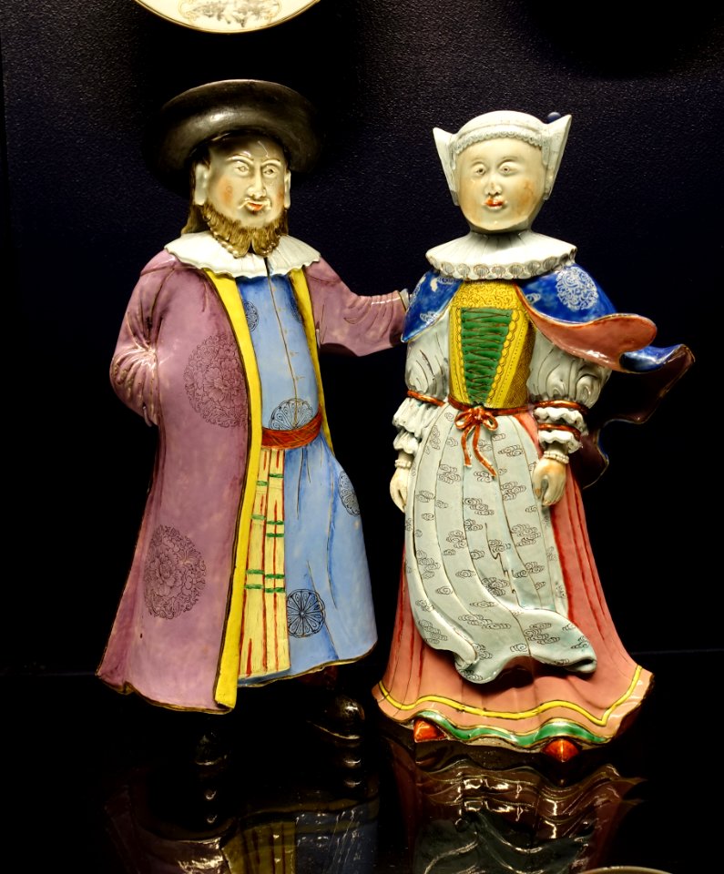 Man and woman, after designs by Caspar Luyken, Jingdezhen, China, 1735-1745 AD, porcelain - Peabody Essex Museum - Salem, MA - DSC05158
