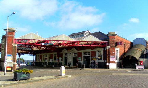 Main Building at Hove Railway Station, Station Approach, Hove (NHLE Code 1187584) (May 2013) (2)