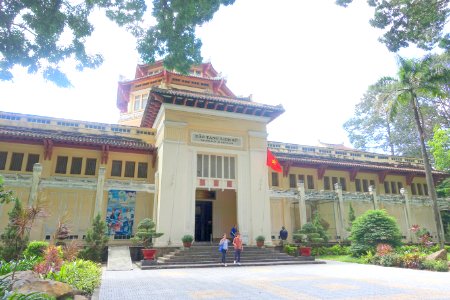 Main entrance - Museum of Vietnamese History - Ho Chi Minh City - DSC05765
