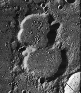 Main and Challis craters 4128 h3
