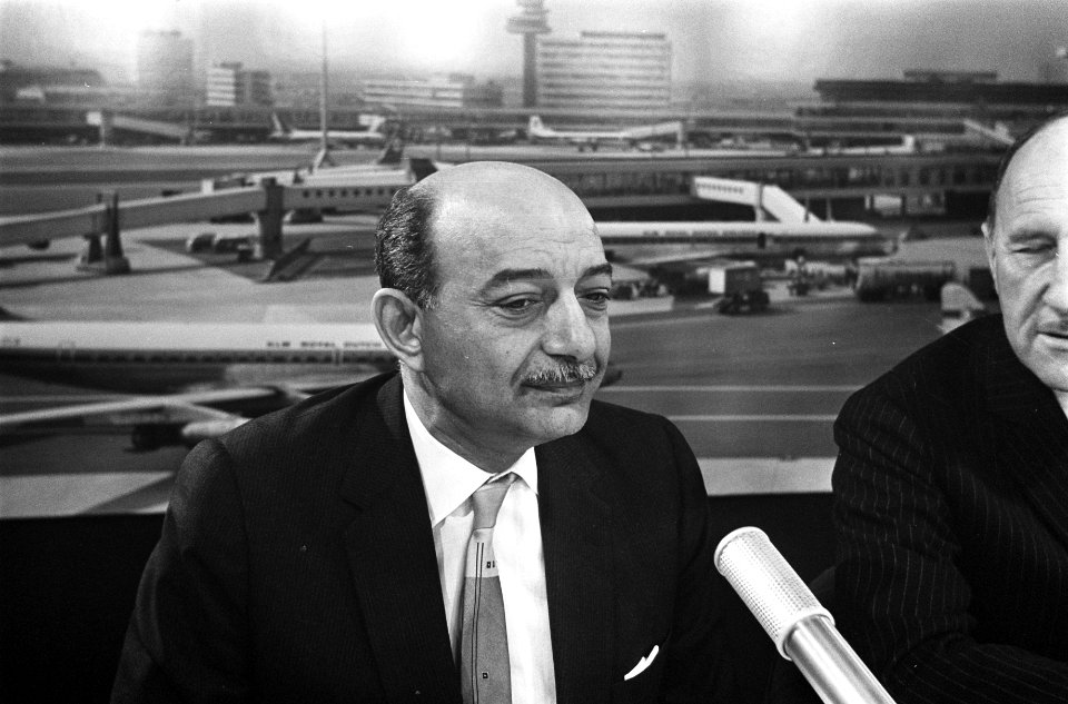Mahmoed Riad, minister van Buitenlandse Zaken van de VAR tijdens de persbijeenko, Bestanddeelnr 922-5410