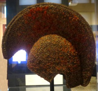 Mahiole (feathered helmet), Bernice Pauahi Bishop Museum 1972.053
