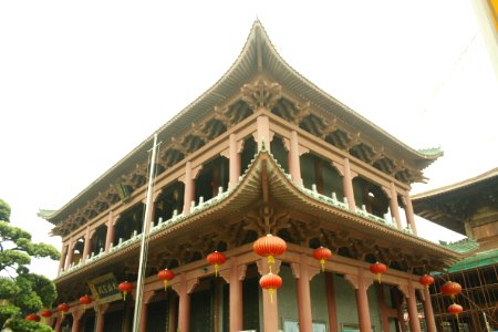 Mahavira Hall, Renshou Temple, Foshan, Guangdong, China, picture2 photo