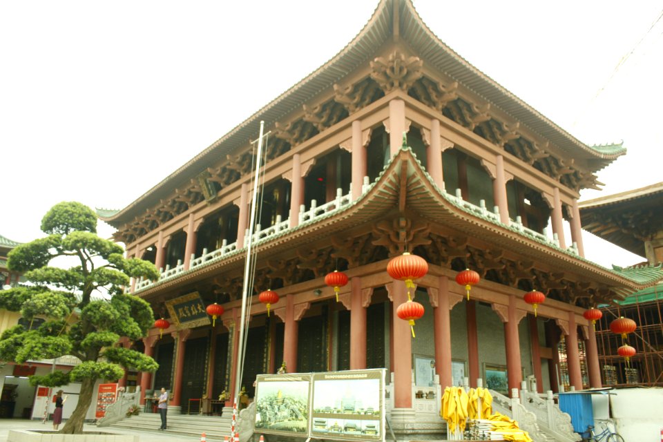 Mahavira Hall, Renshou Temple, Foshan, Guangdong, China, picture1