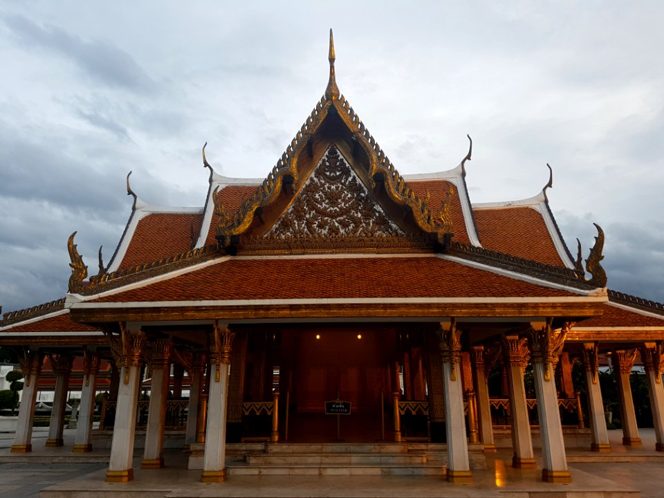 Maha Chetsadabodin Pavilion - 2017-07-16 (002)