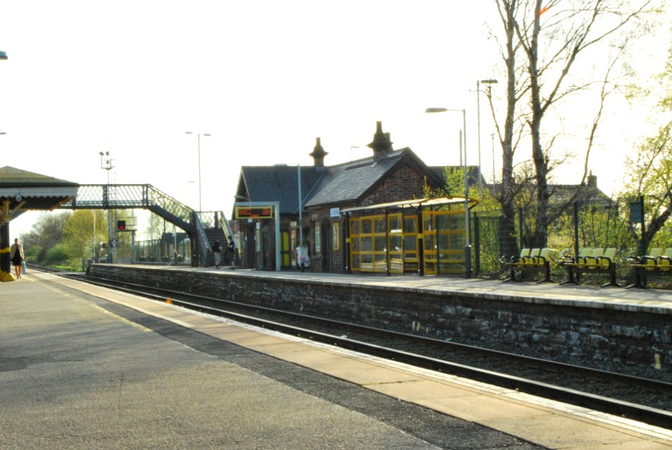 Maghull Station Liverpool platform towards Liverpool 5