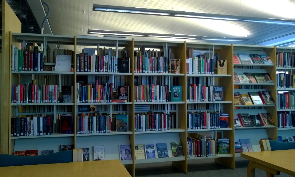 Maikkula Library Oulu 20160323 02