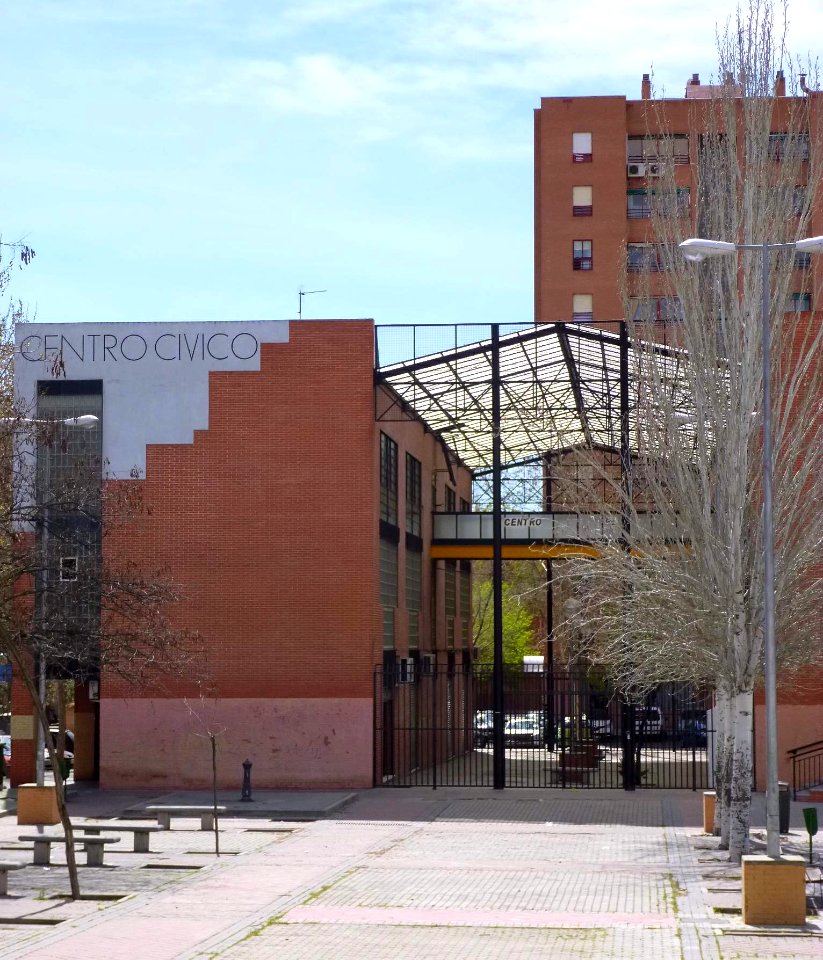Madrid - Puente de Vallecas - Centro Cultural El Pozo del Tio Raimundo 3
