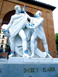 Madrid - Plaza del Dos de Mayo, Monumento a Daoiz y Velarde 2