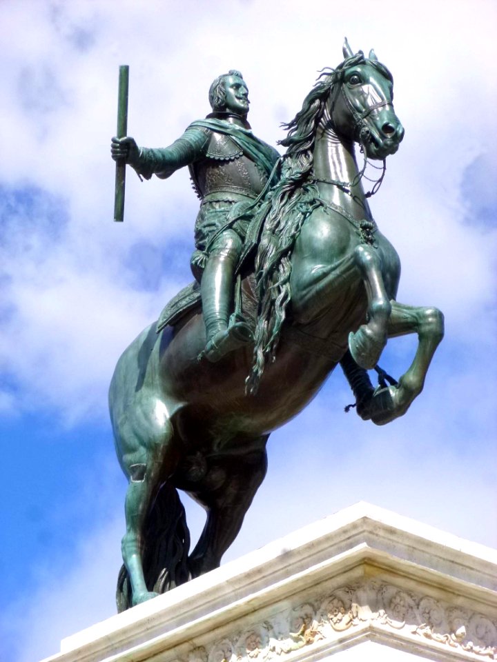 Madrid - Plaza de Oriente en 2018, Monumento a Felipe IV (2)