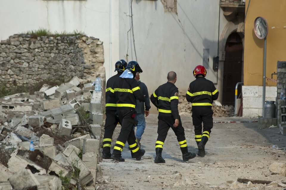 Disaster house roads