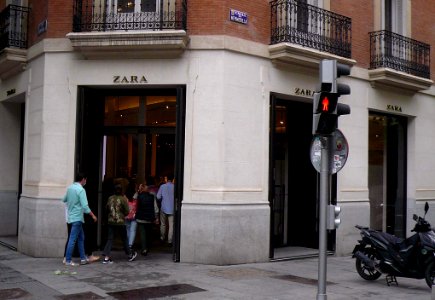 Madrid - Zara (Serrano 23) 1 photo