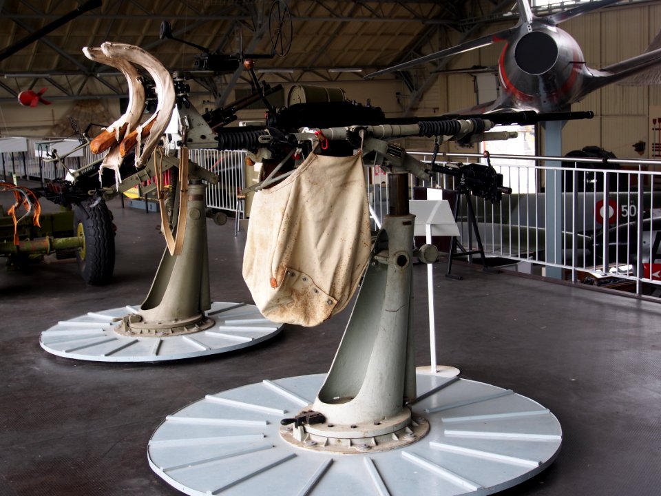 Madsen M31 20mm automatic gun AA on naval mount in Aalborg Forsvars- og Garnisonsmuseum, pic6