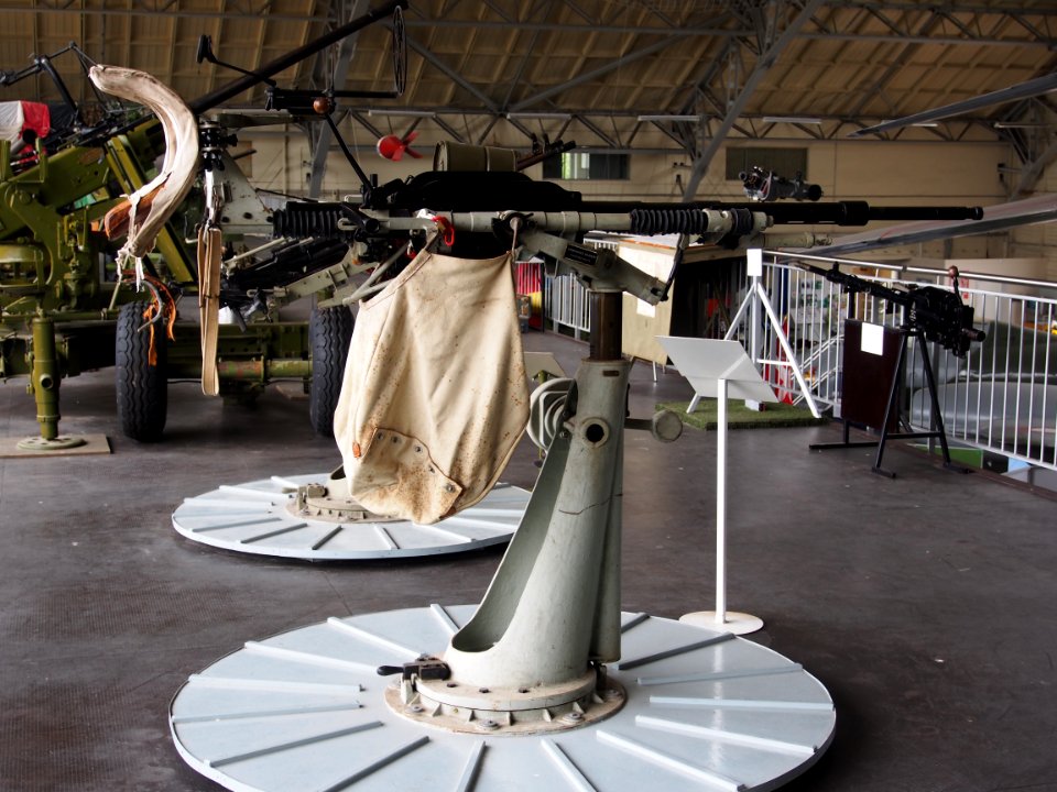 Madsen M31 20mm automatic gun AA on naval mount in Aalborg Forsvars- og Garnisonsmuseum, pic5