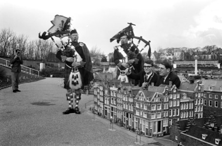 Madurodam gaat weer open, hertog van Atholl (rechts) en Burgemeester (loco) Rob , Bestanddeelnr 918-9724