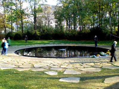 Mahnmal für Sinti und Roma 2012-10-31 01