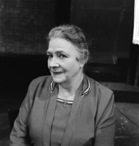 Magda Janssens zestig jaar bij toneel. Portret van Magda Janssens, Bestanddeelnr 913-0741