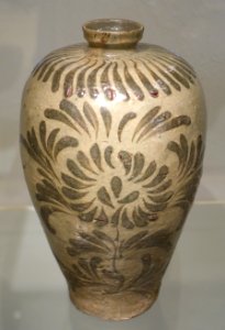 Maebyeong vase, Korea, Goryeo, 12th century AD, stoneware with painted floral decoration in iron oxide - Östasiatiska museet, Stockholm - DSC09419
