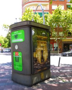 Madrid - reciclaje de vidrio photo