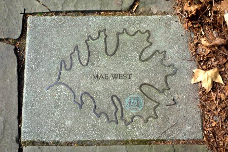 Mae West - Brooklyn Celebrity Path - DSC07912