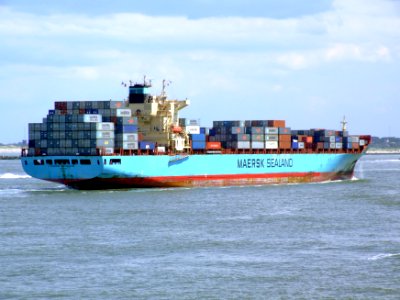 Maersk Gateshead IMO 9235543 approaching Port of Rotterdam, Holland 08-Jul-2007