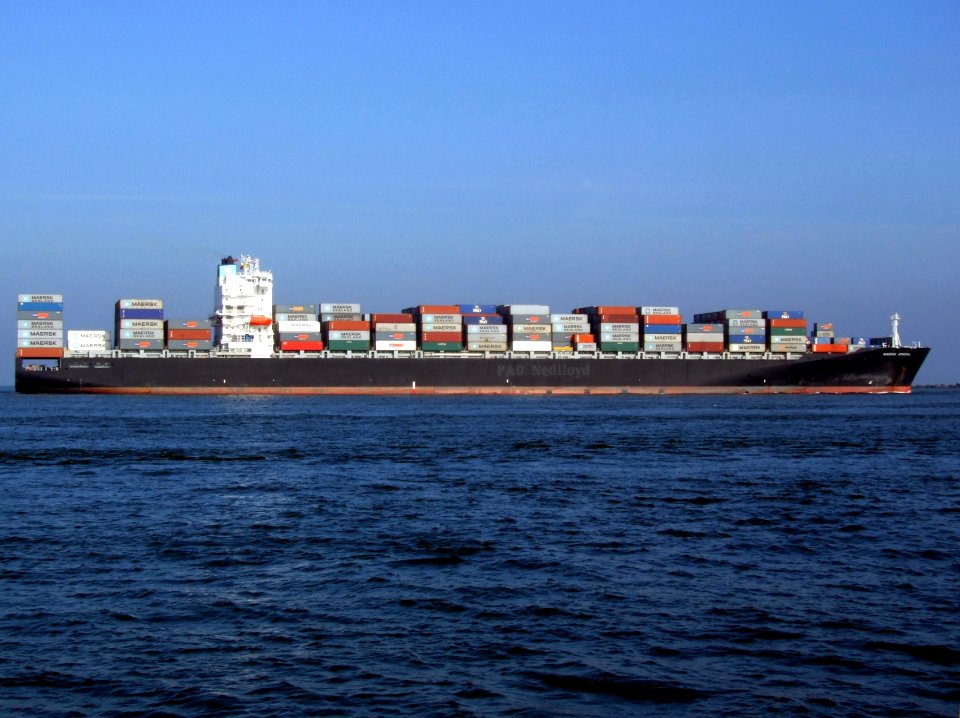 Maersk Donegal p8-1-1 approaching Port of Rotterdam, Holland 18-Jan-2005