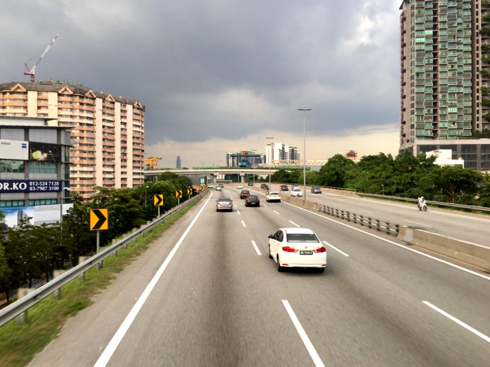 Maju Expressway 11