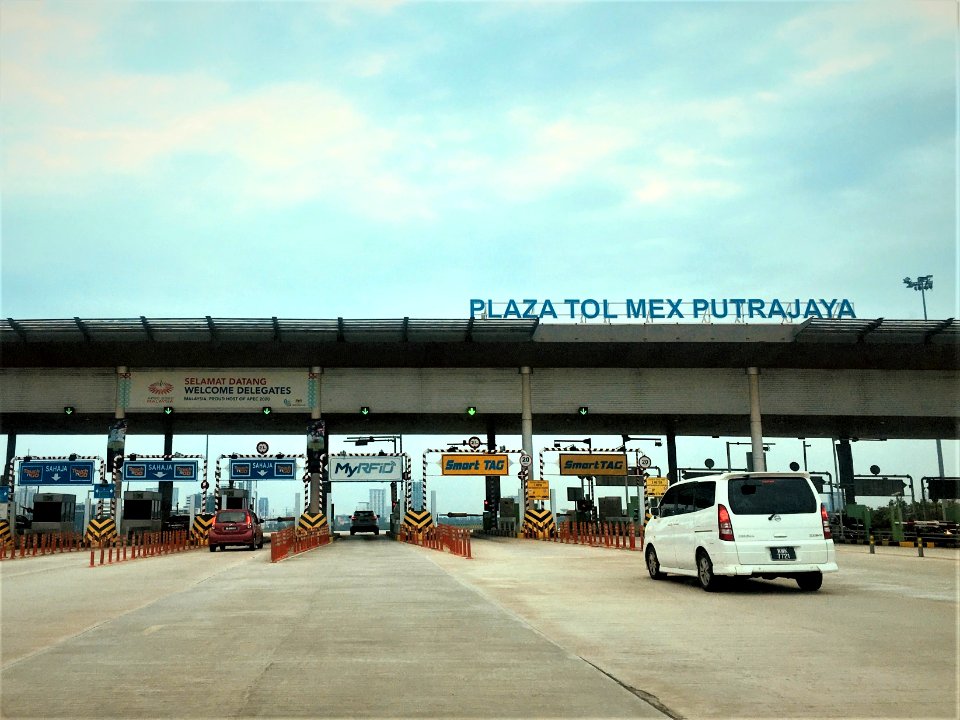 Maju Expressway 20